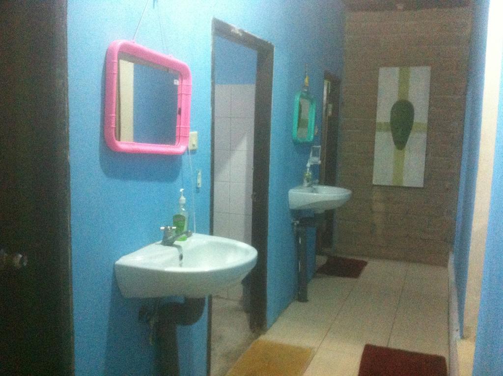 Good For Ya Knee Hostel & Bungalows (Adults Only) Gili Trawangan Eksteriør bilde