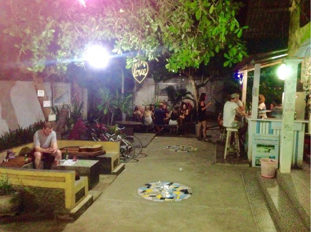 Good For Ya Knee Hostel & Bungalows (Adults Only) Gili Trawangan Eksteriør bilde